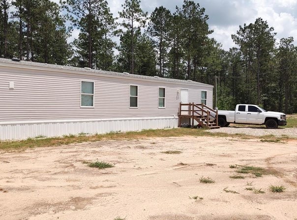 1090 Bilbo, Lumberton, MS 39455