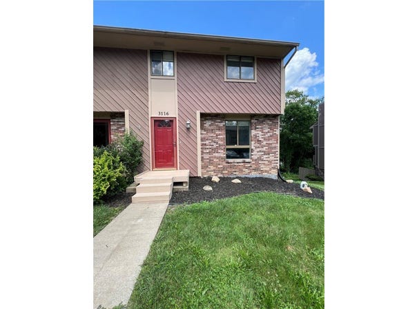 3116 Laurel Ridge Cir, Bridgeville, PA 15017