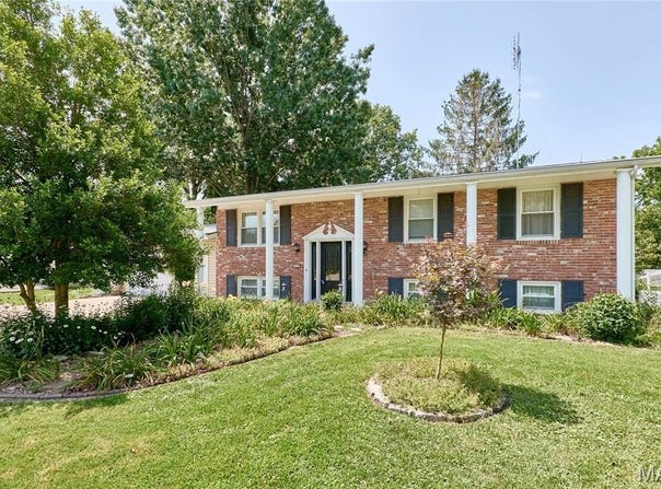 312 Capri Drive, O'Fallon, MO 63366