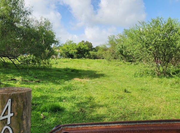 40499 Garrett Rd, Brookshire, TX 77423