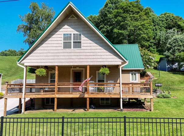 21524 Benhams Road, Bristol, VA 24202
