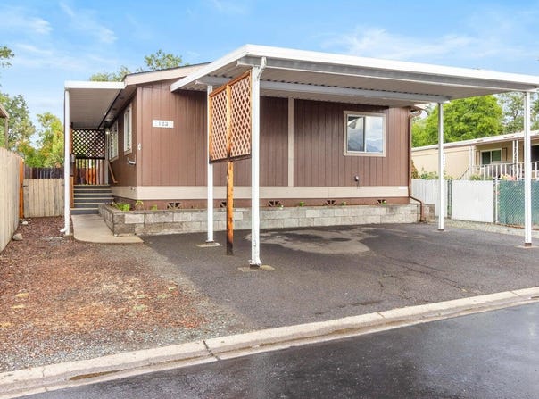 3555 S Pacific Highway, Medford, OR 97501