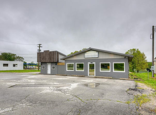 514 W Valley Street, Granby, MO 64844