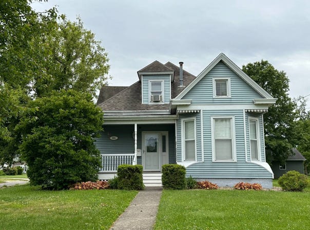 341 E 2nd South, Carlinville, IL 62626