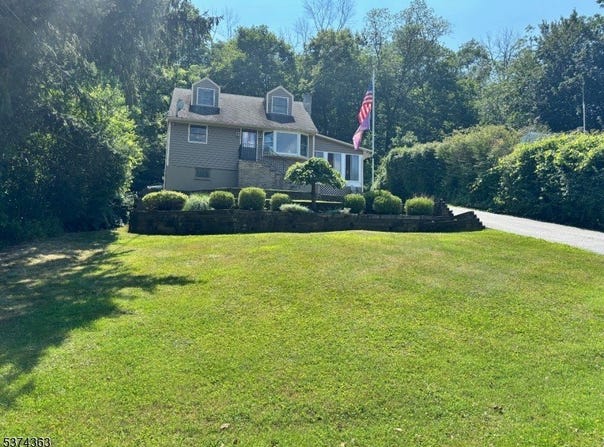 108 Hillside Dr, Andover Twp., NJ 07860-8836