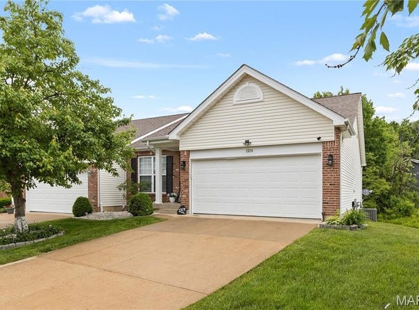 1359 Flintshire Lane, Lake St Louis, MO 63367