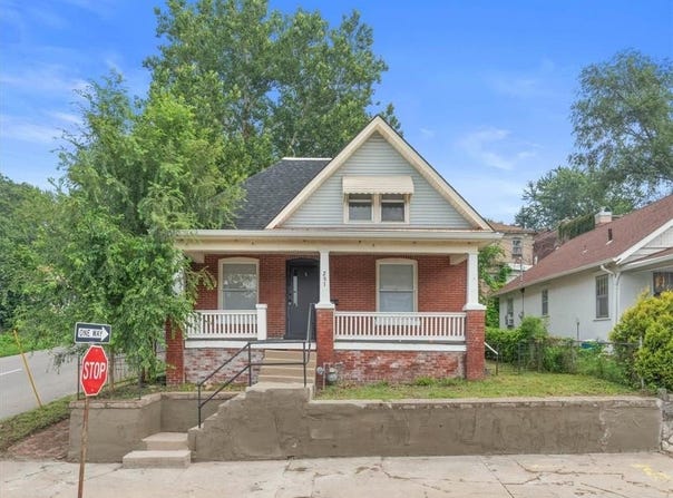 201 S 13th Street, St Joseph, MO 64501