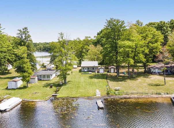 60858 Lilly Lake Drive, Jones, MI 49061