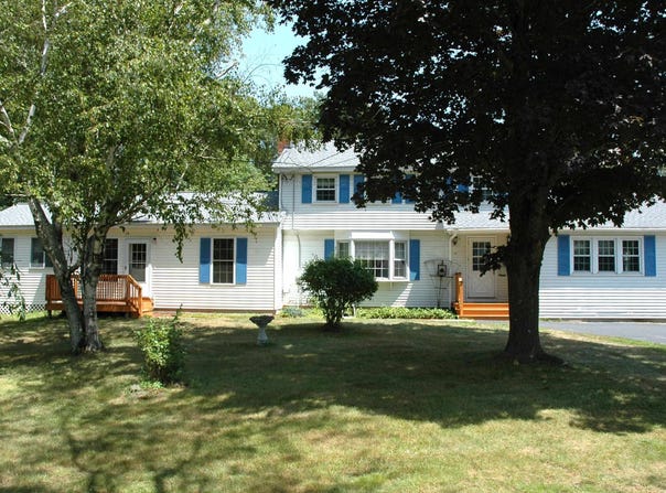 10 South Road, Londonderry, NH 03053