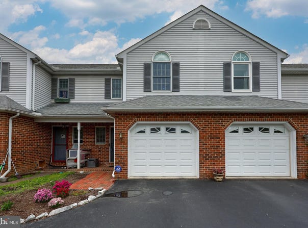 119 PEPPERTON COURT, LITITZ, PA 17543