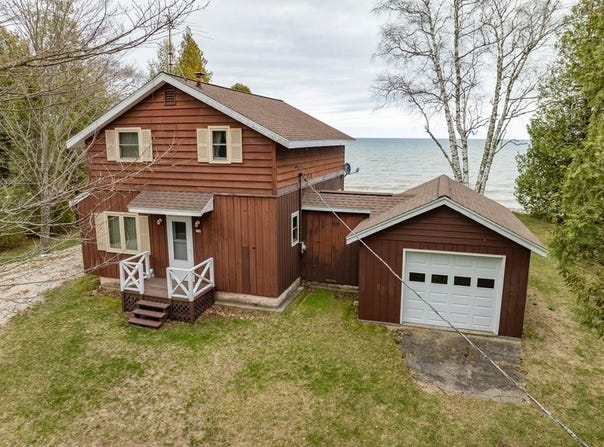 150 CLAR LIN Road, ALGOMA, WI 54201