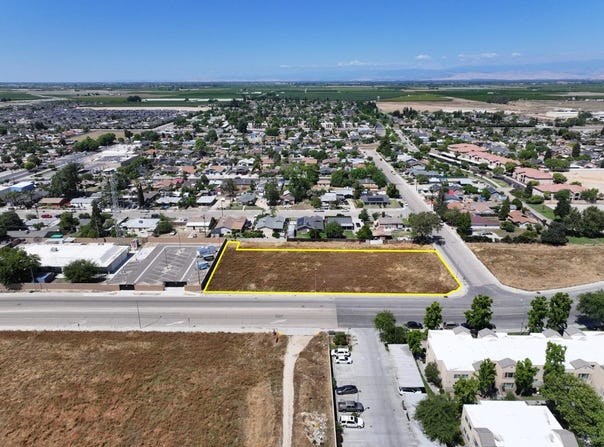 Tuolumne Street, Parlier, CA 93648
