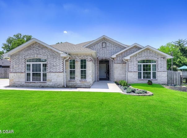 1020 S Florida Avenue, Joplin, MO 64801