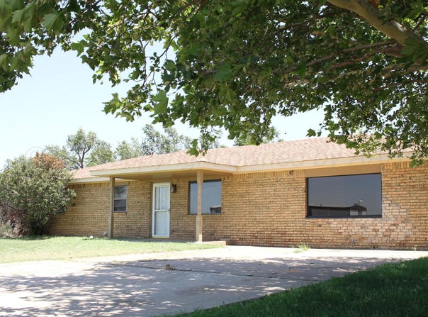 708 N Arizona Street, Shamrock, TX 79079
