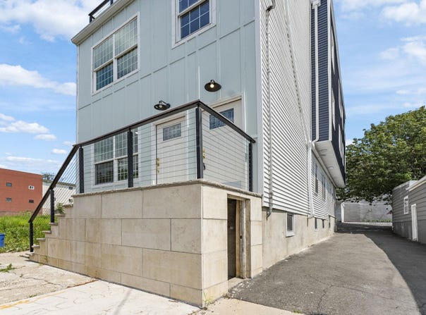 6208 JEFFERSON ST, West New York, NJ 07093