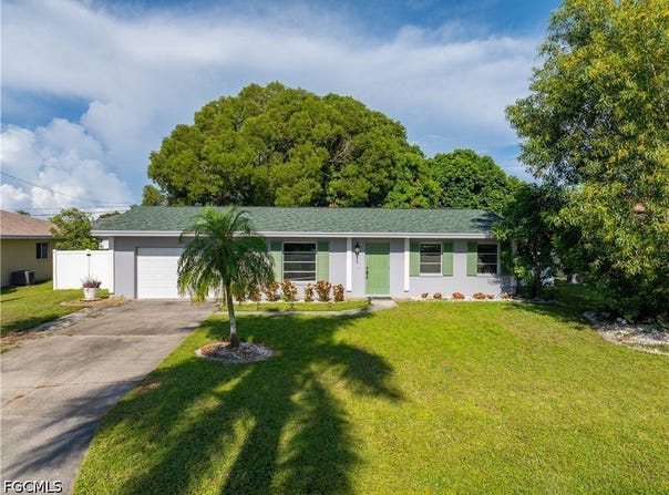 1402 SE 8th Place, Cape Coral, FL 33990