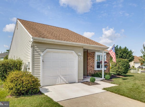 29 BASTIAN DRIVE, MOUNT LAUREL, NJ 08054