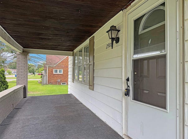 2908 College Ave, Terre Haute, IN 47803
