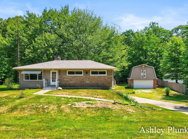 1460 N Peterson Road, Muskegon, MI 49445