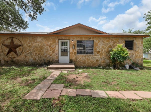 405 E Brier Lane, Burnet, TX 78611