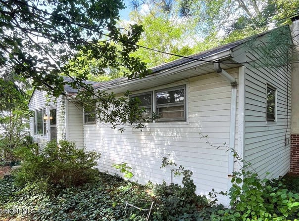 1009 Memorial Parkway Avenue, Atlantic Highlands, NJ 07716