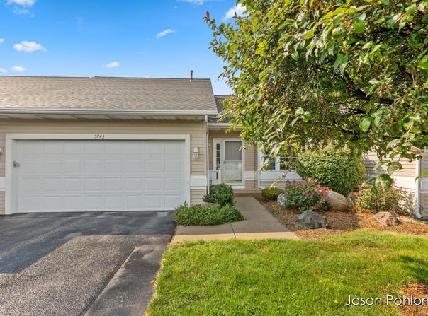 5743 Wineberry Lane SW, Wyoming, MI 49418
