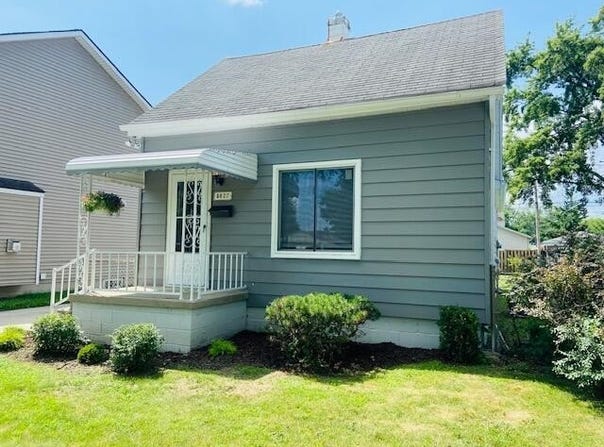 8627 Robindale Avenue, Dearborn Heights, MI 48127