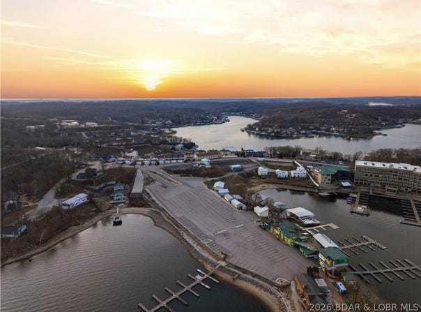 2222 Bittersweet Road, Lake Ozark, MO 65049