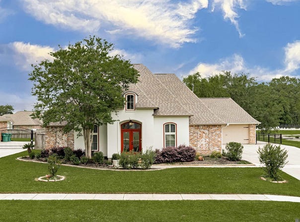 2095 High Point Dr, Zachary, LA 70791