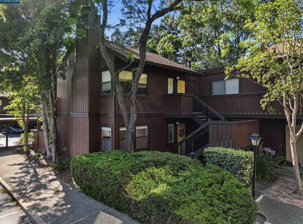 820 Camelback Place, Pleasant Hill, CA 94523