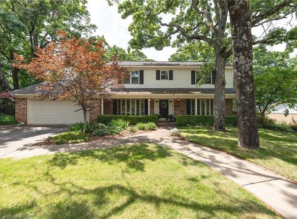 2208 Warwick PL, Fort Smith, AR 72903