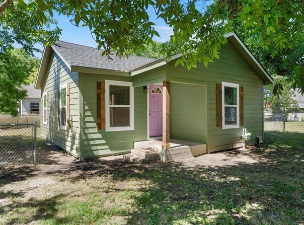 700 N Gresham Street, Marlin, TX 76661