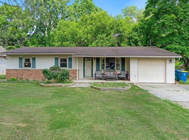 2055 Lane 150 Hamilton Lake, Hamilton, IN 46742