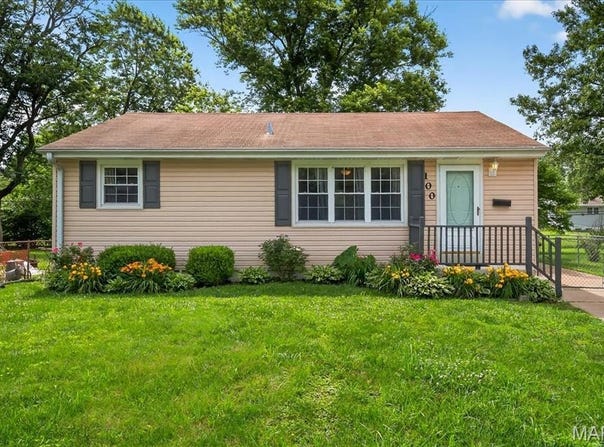 100 Florissant Park Drive, Florissant, MO 63031