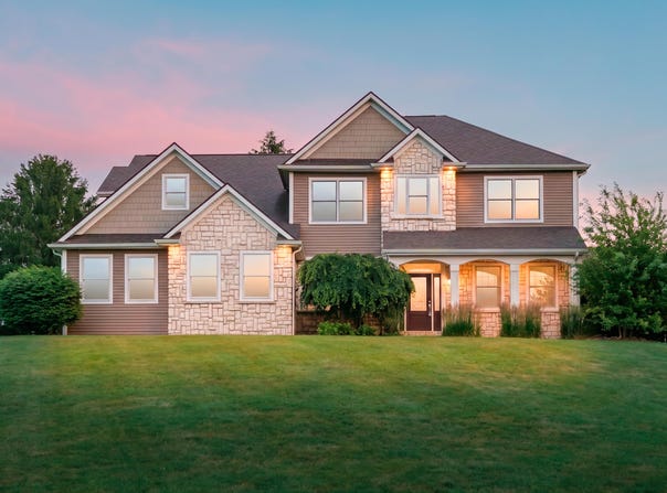 351 Hyder Circle Drive, Plainwell, MI 49080