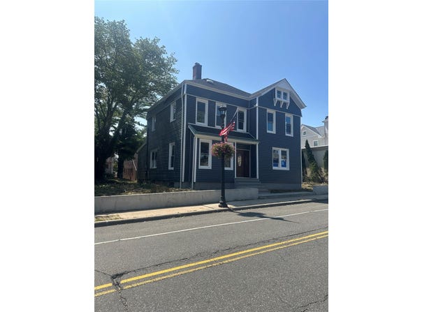 215 Sea Cliff Avenue, Sea Cliff, NY 11579