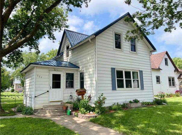 326 N Jefferson Avenue, Springfield, MN 56087