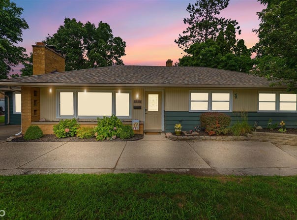 137 Rathbone, Mount Clemens, MI 48043