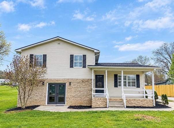 724 W 3rd Ave, Oneida, TN 37841