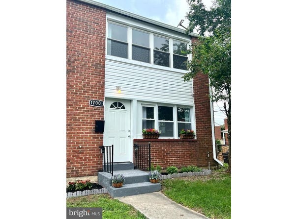 1700 MELBOURNE RD, DUNDALK, MD 21222