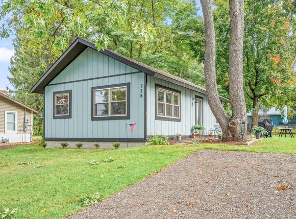 738 W Mohawk Trail, White Cloud, MI 49349