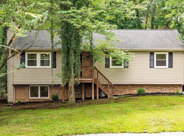 120 RUNKLE CT, MCGAHEYSVILLE, VA 22840