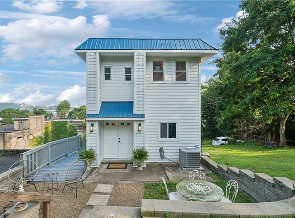 154 Henderson St, Fineview, PA 15212