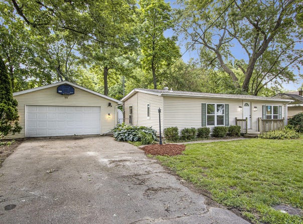 3914 Clarnin Street, Kalamazoo, MI 49004