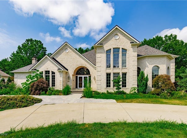 6213 Diana Court, Highland Heights, OH 44143