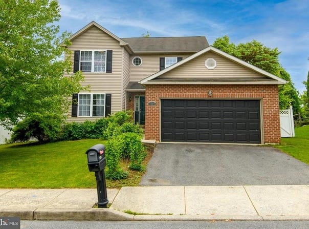 1200 VERA DRIVE, EASTON, PA 18040