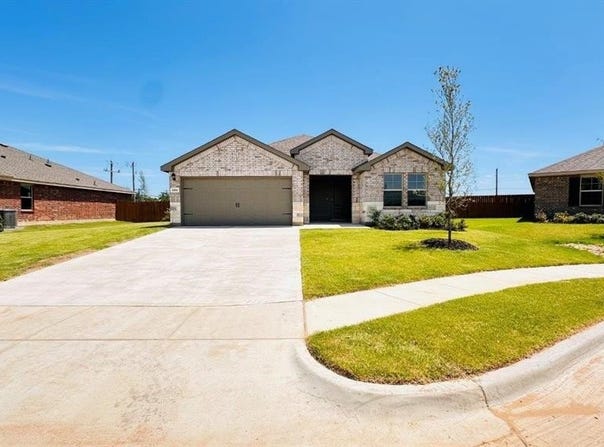 404 MARSH Street, Cleburne, TX 76033