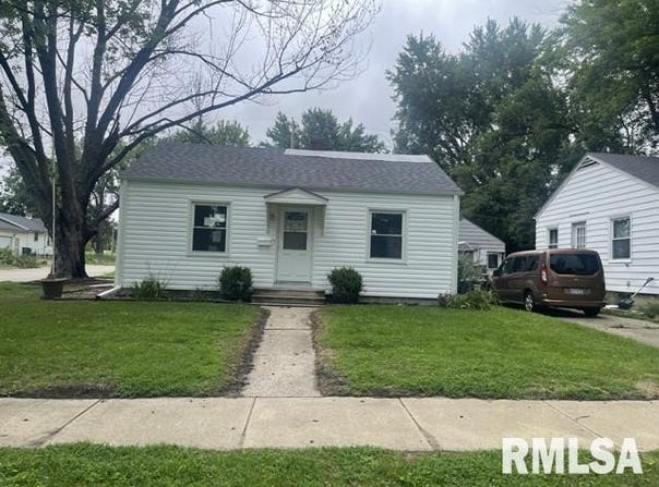 2104 E Whitmer Street, Decatur, IL 62521
