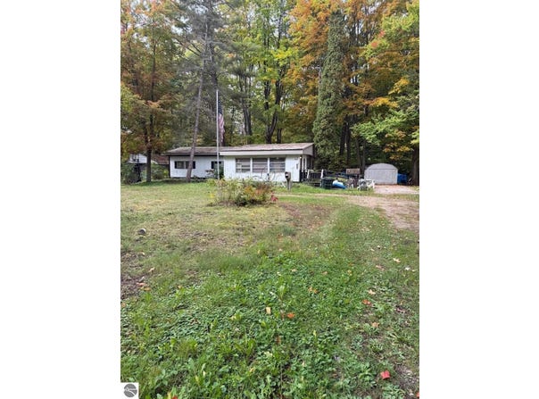 1960 S Pavilion Drive, Lake City, MI 49651