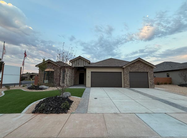 15 W Serenity CIR, Ivins, UT 84738